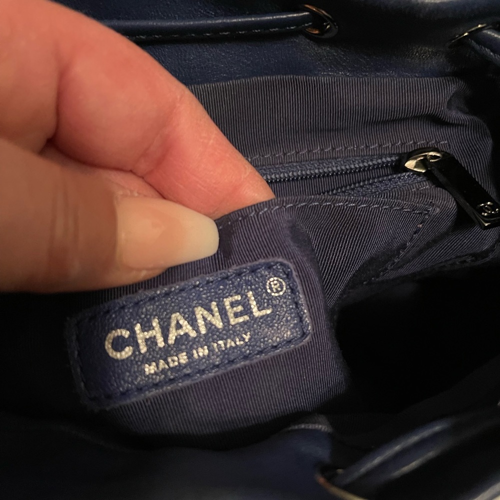 Chanel backpack authentic - Picture 6 of 6